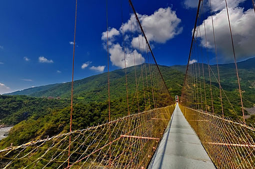 多納吊橋