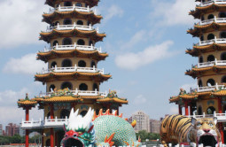 龍虎塔